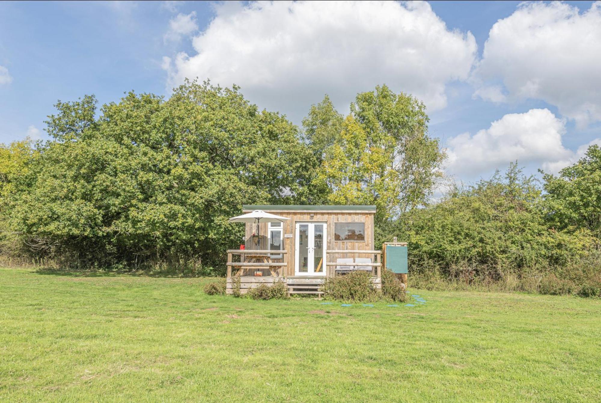 Dartmoor Reach Alpaca Farm Heated Cabins 5 Mins Drive To Dartmoor Bovey Tracey Bagian luar foto